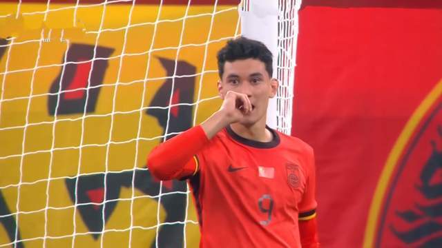 的比赛中的, 王钰栋 的比赛中的, 王钰栋