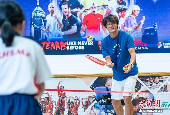 等待小学生, 启德体艺馆